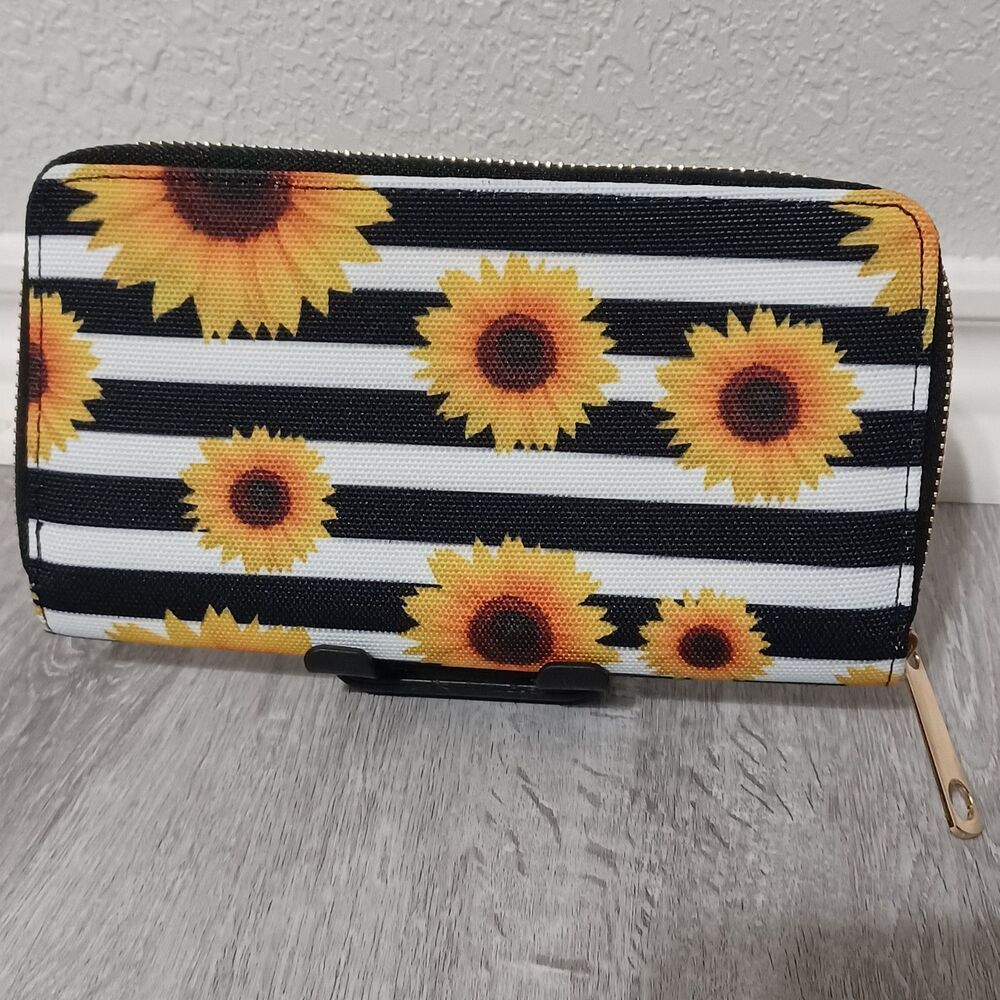 Zip-Around Black & White Wallet w/ Sunflower Pattern - Picture 2 of 3